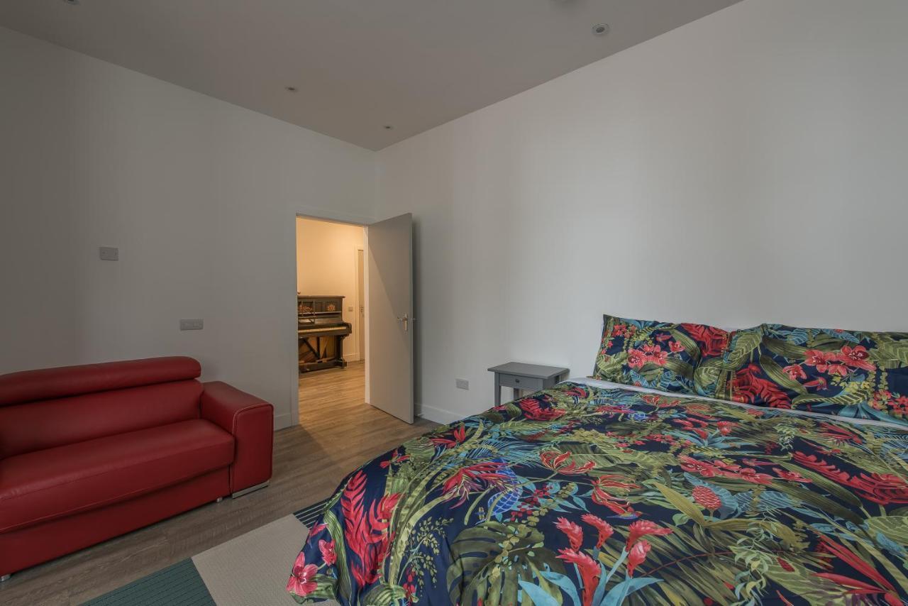 Haymarket Spacious 3 Bedroom Street Level Apartamento