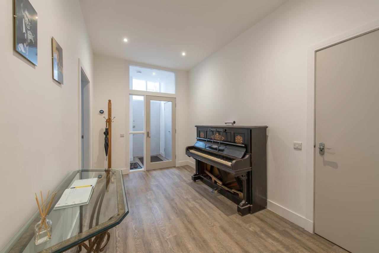 Haymarket Spacious 3 Bedroom Street Level Apartamento *
