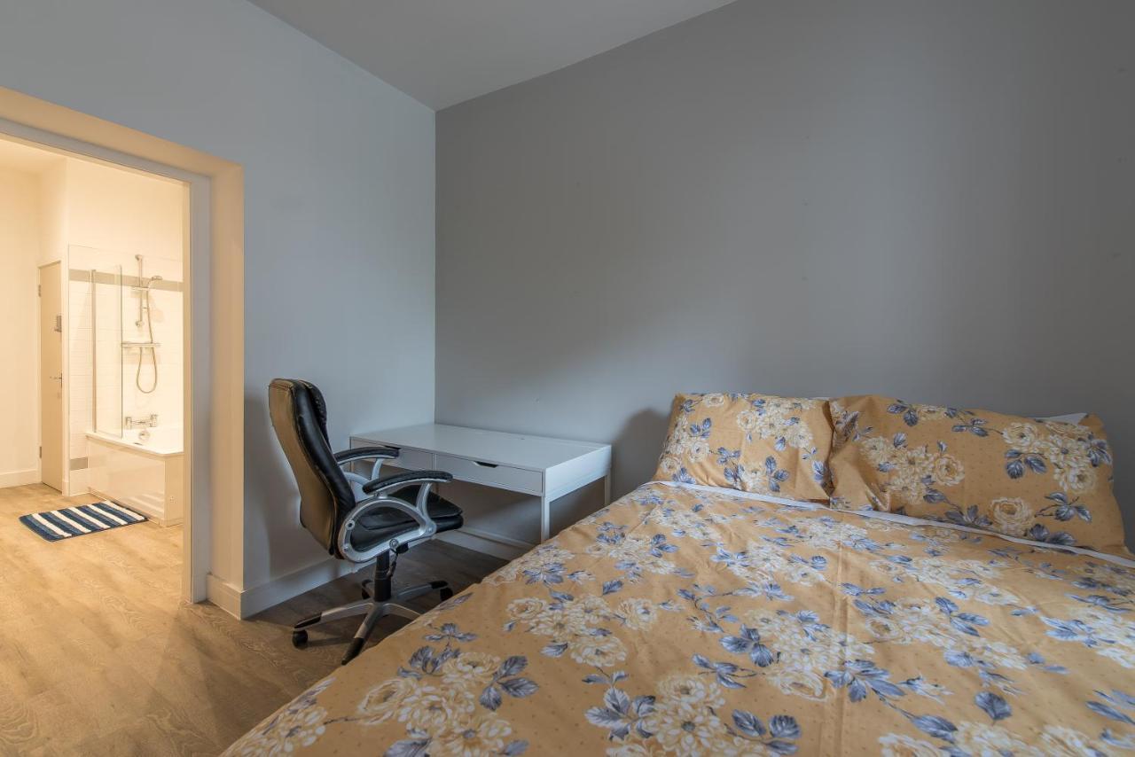 Haymarket Spacious 3 Bedroom Street Level * Edimburgo